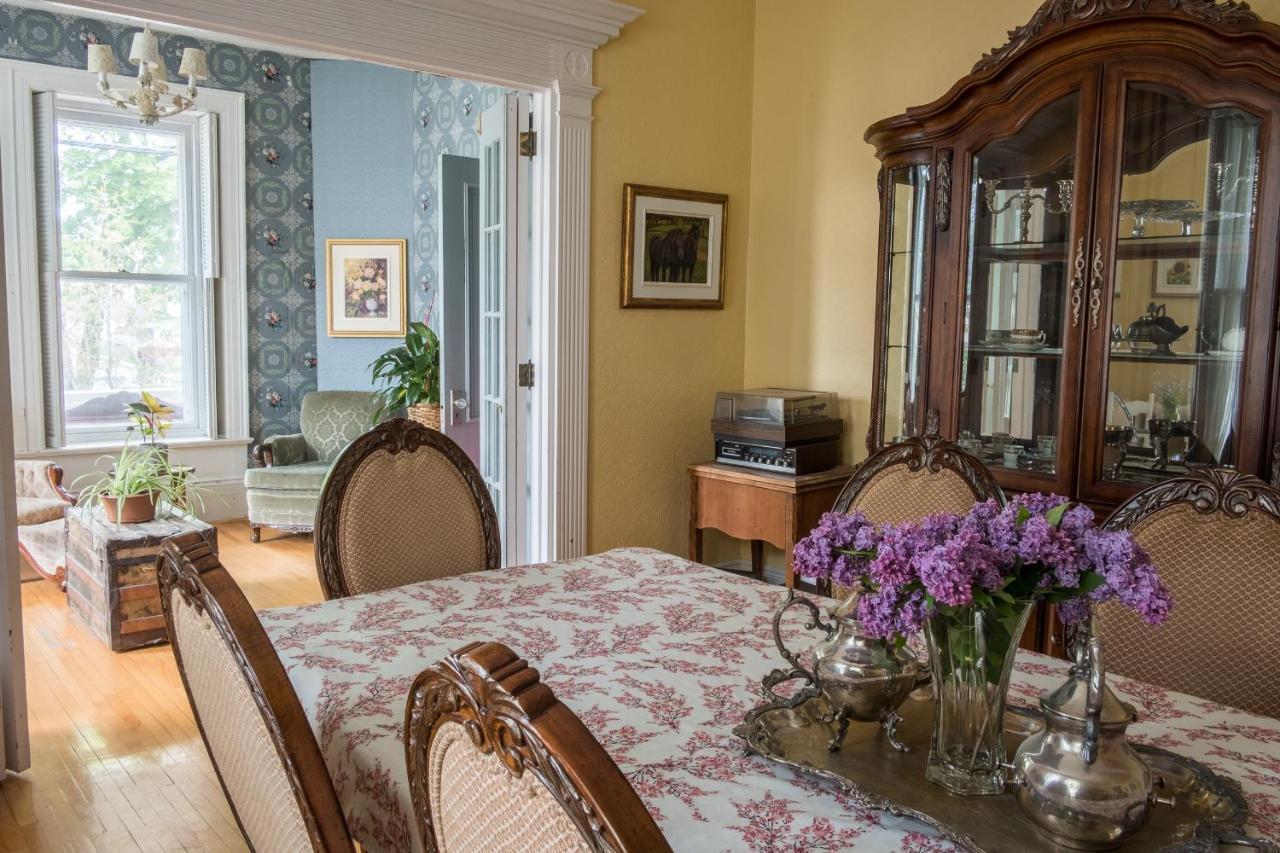Auberge De La Visitation Lévis エクステリア 写真