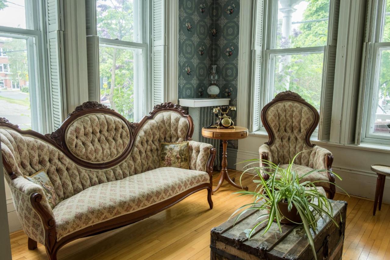Auberge De La Visitation Lévis エクステリア 写真